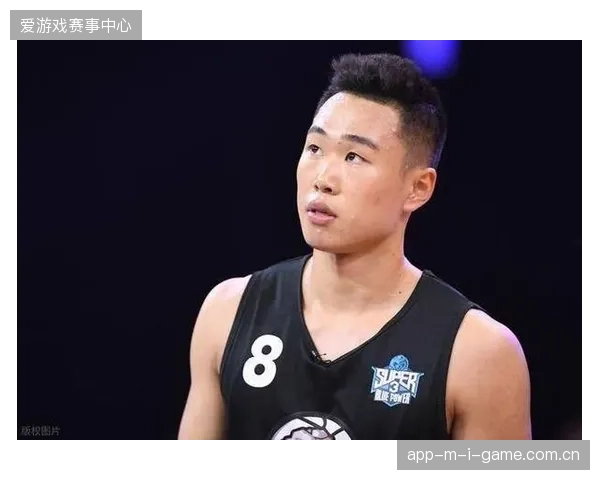 贺希宁凭借攻防一体的顶级表现，职业生涯首次荣膺常规赛最有价值球员